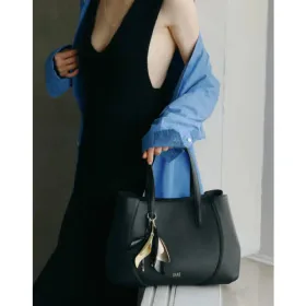 닥스 DCBA6E553BK [RIA] 블랙 소가죽 플라워 참장식 토트백 M